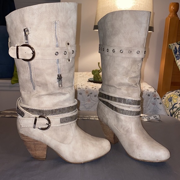 Not Rated Sz 8 Rock-a-Billy, Boots,Off White, Distressed-ISH - Picture 4 of 14